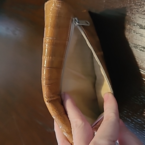 Genuine EEL wallet Made in Korea tan incredibly soft in good preloved condition - Picture 9 of 13